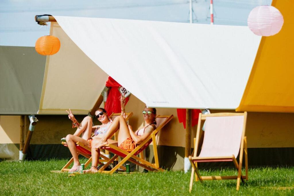 100 Jaar Tt Circuit Assen 2025 Glamping Incl Stroom Dış mekan fotoğraf